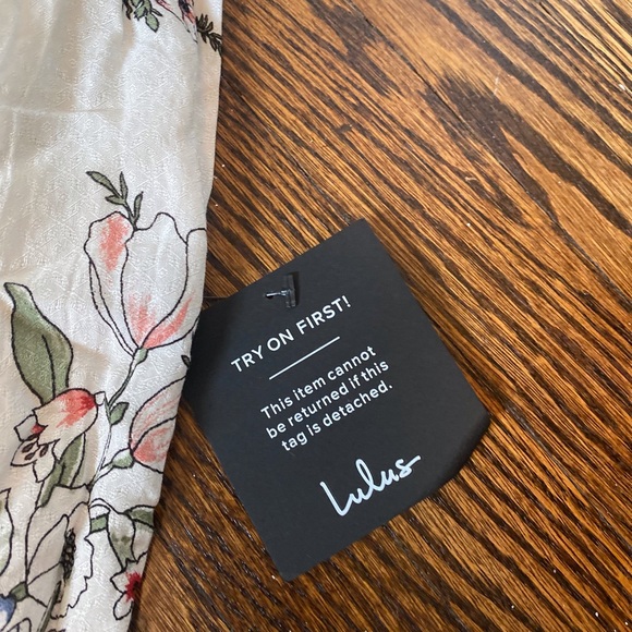 Lulu’s Floral Dress NWT - Picture 4 of 4